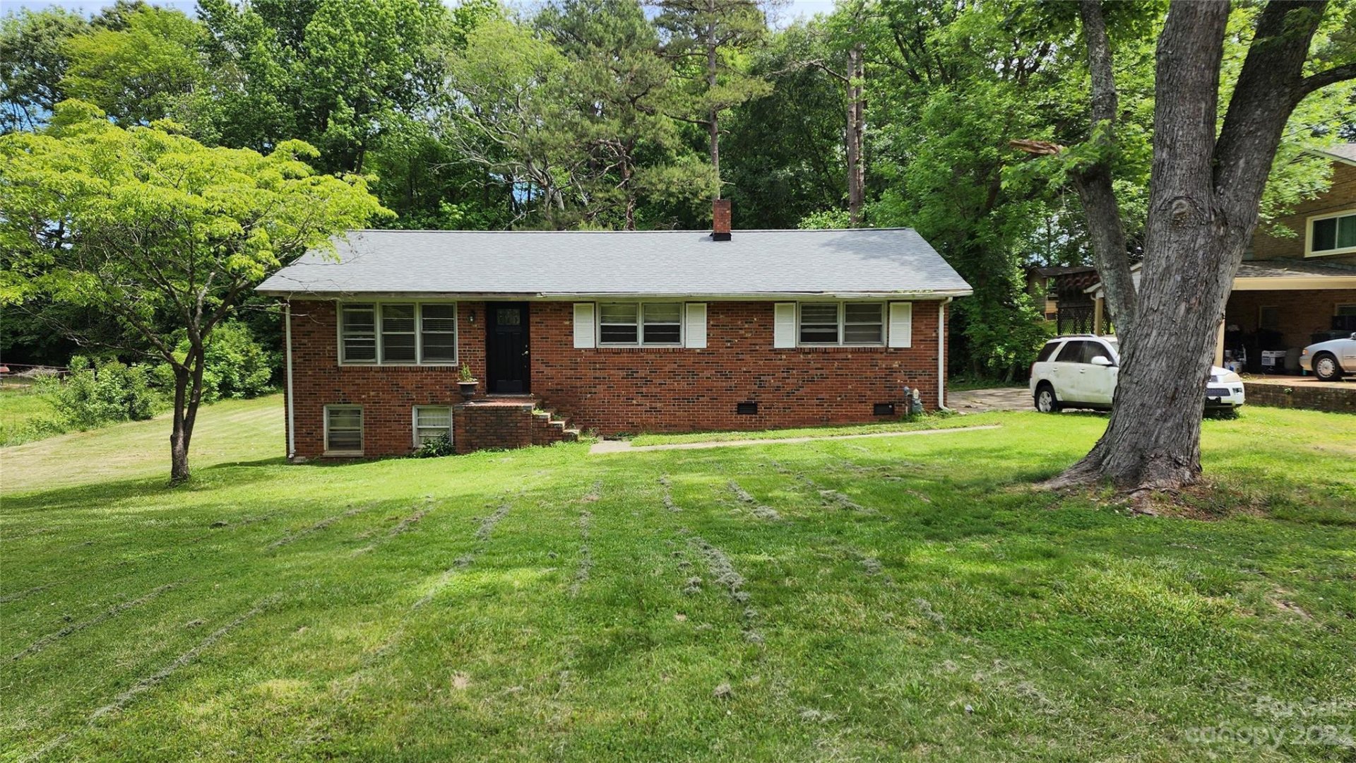 644 Greenbriar Avenue