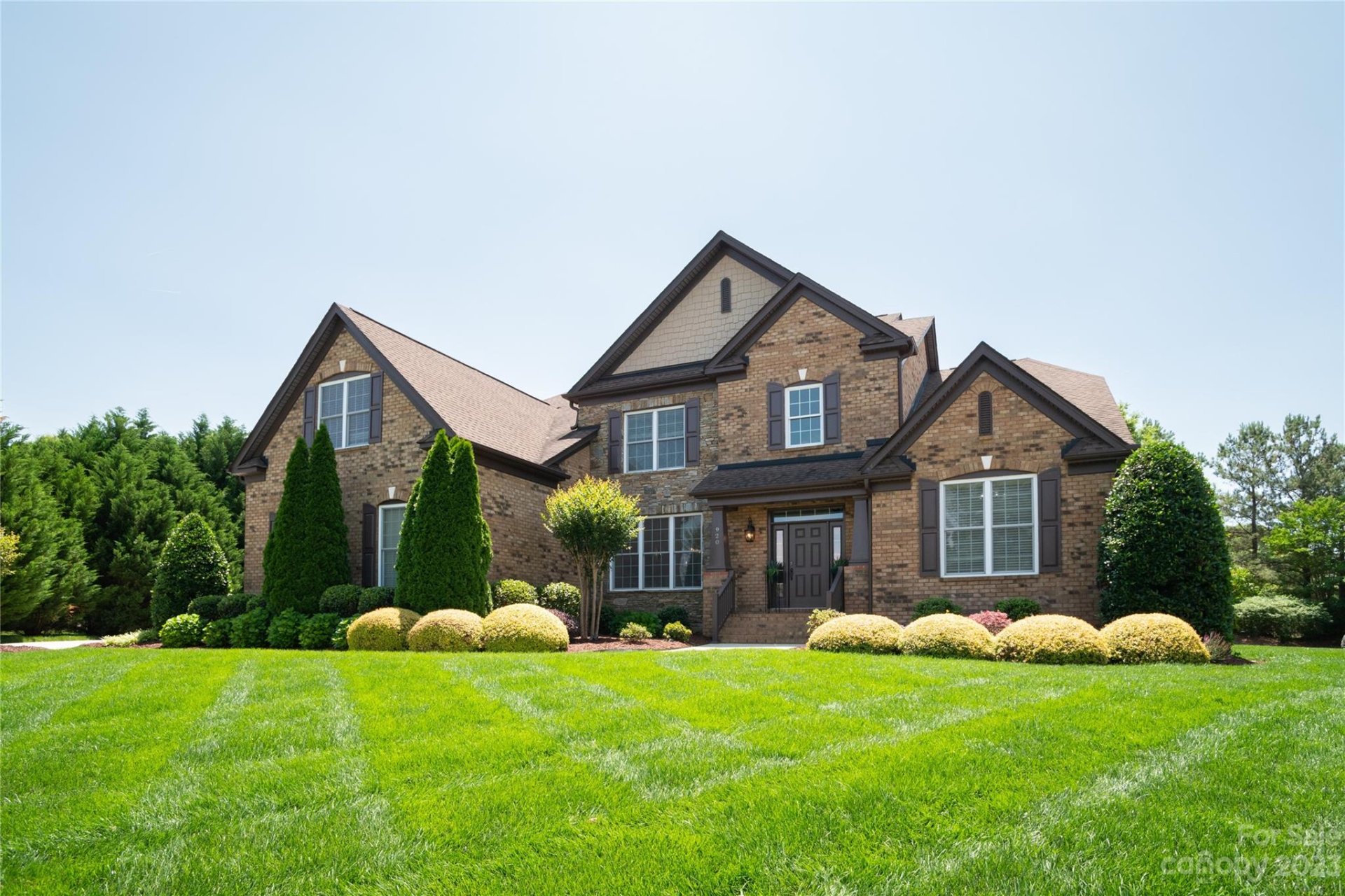 920 Wandering Way Drive