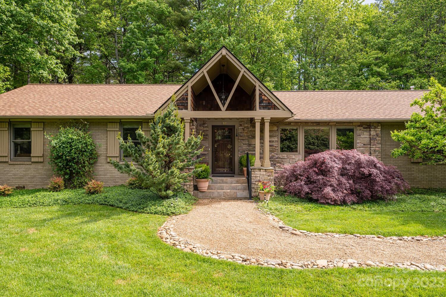 Property image 1 at 127 Woodhaven Drive, Hendersonville, NC 28739