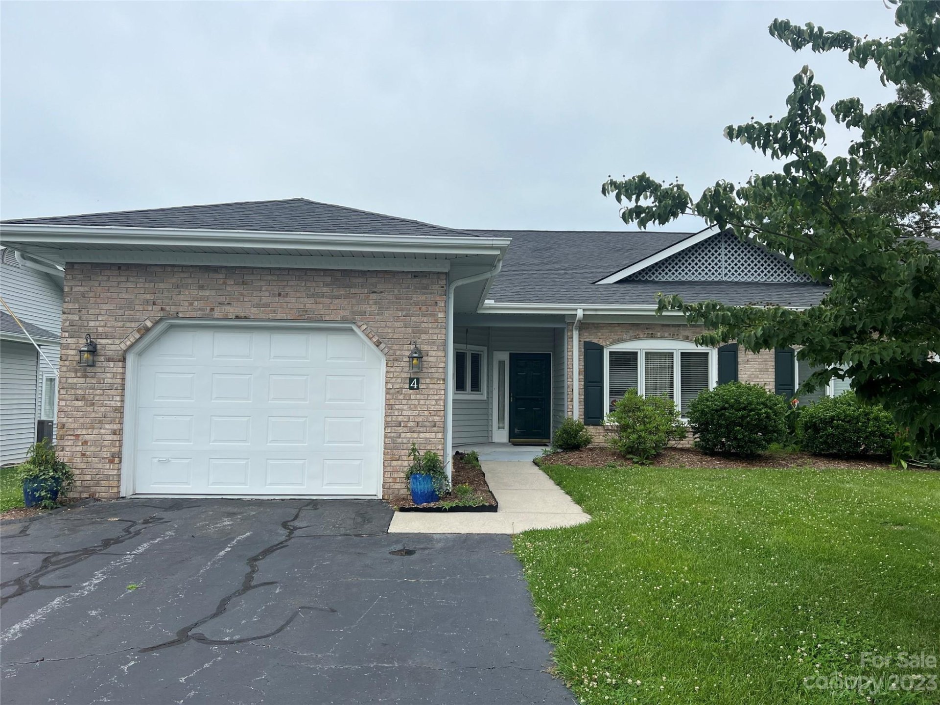 4 Country Meadows Lane