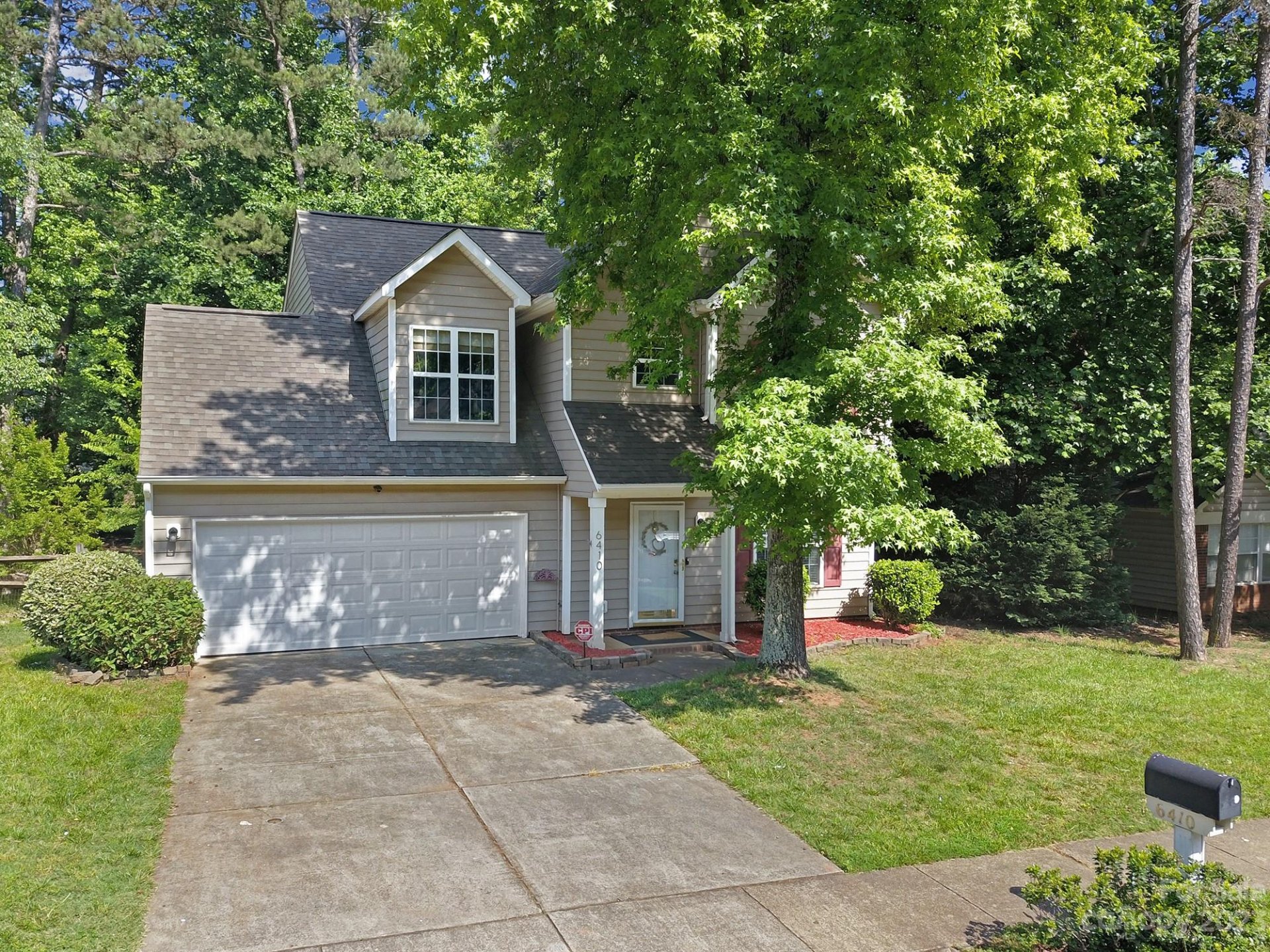 Property image 1 at 6410 Forest Pond Drive, Charlotte, NC 28262