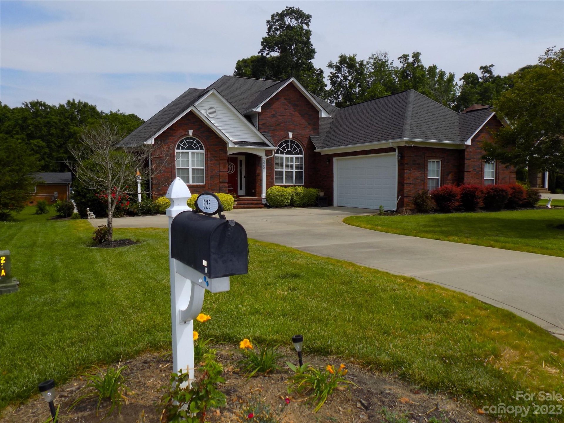 Property image 1 at 325 River Birch Circle, Mooresville, NC 28115