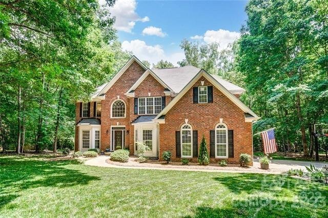 Property image 1 at 6025 Oakridge Court, Matthews, NC 28104