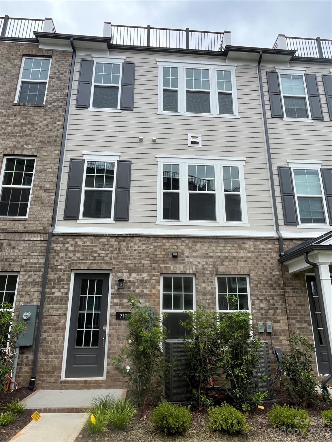 Property image 1 at 212 Emerson Avenue, Charlotte, NC 28204