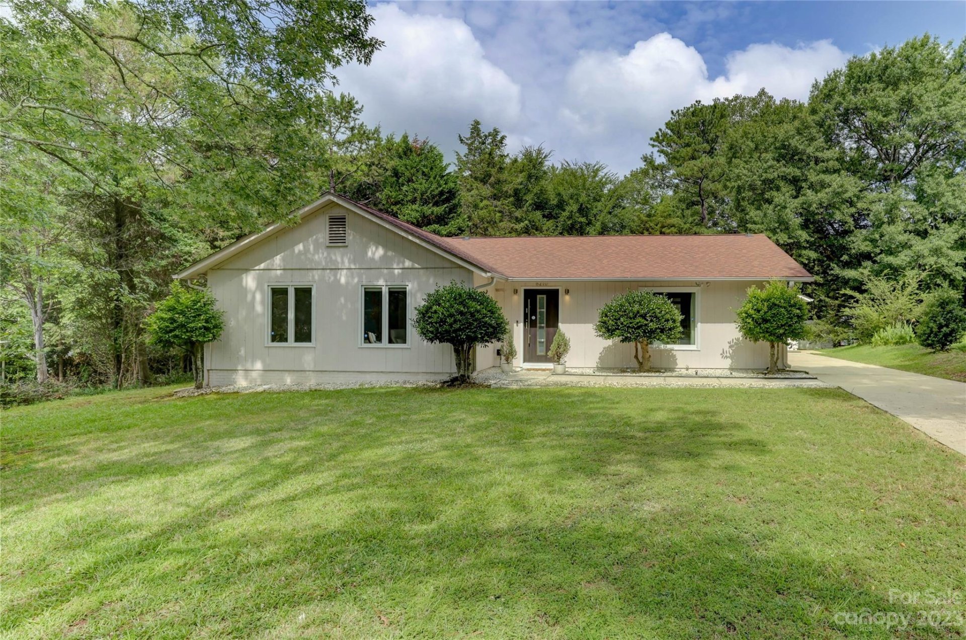 Property image 1 at 8210 Meadowind Circle, Charlotte, NC 28226