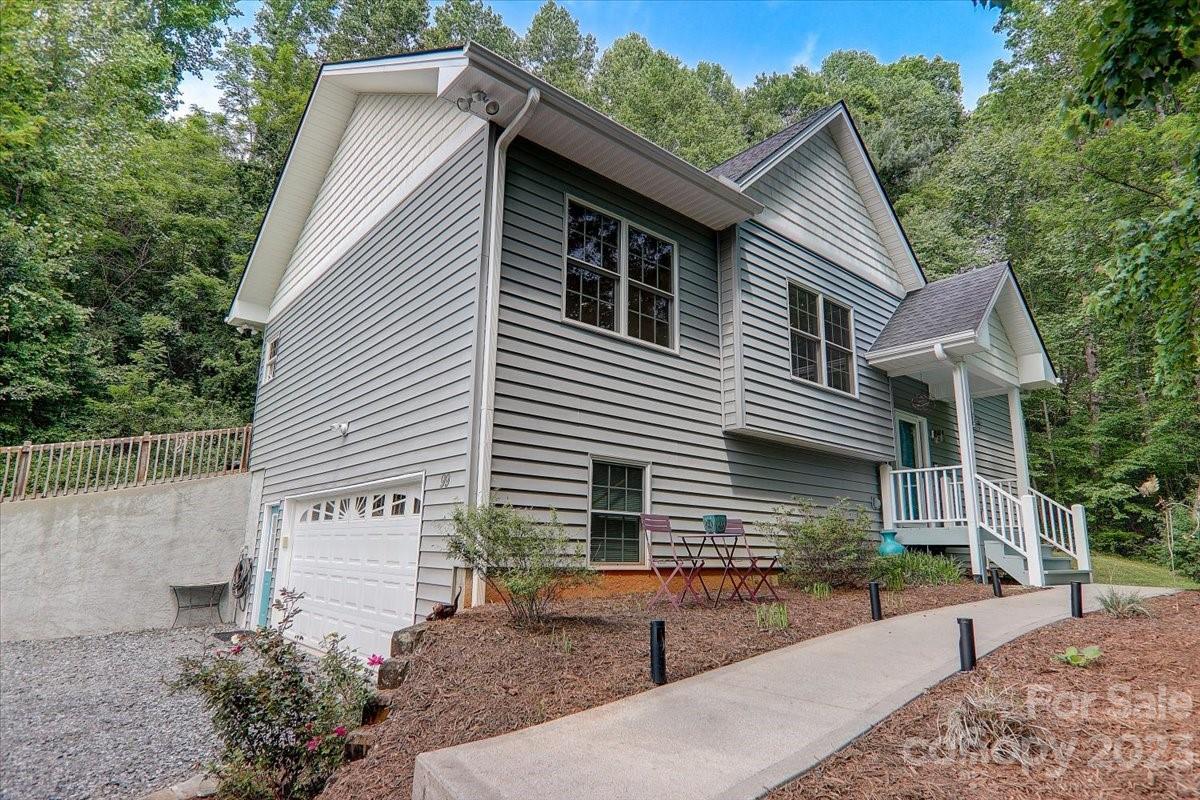 Property image 1 at 99 Pumphouse Road, Hendersonville, NC 28739