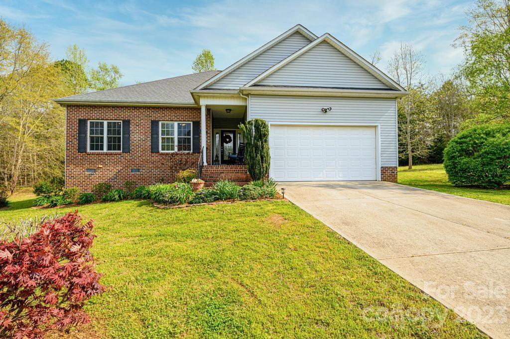 Property image 1 at 2615 36th Avenue Court, Hickory, NC 28601