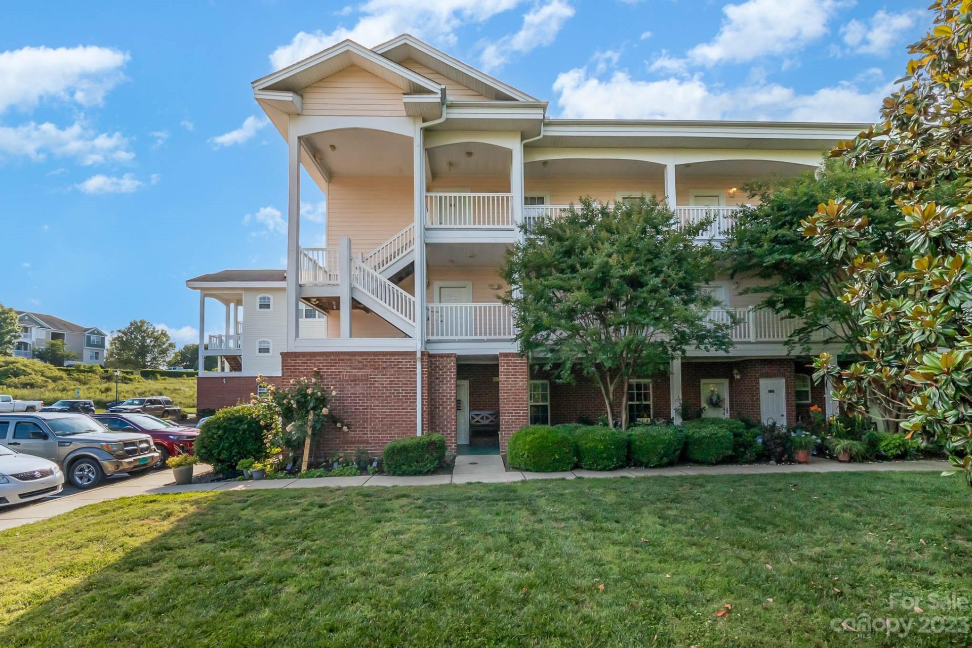 9311 Meadow Vista Road