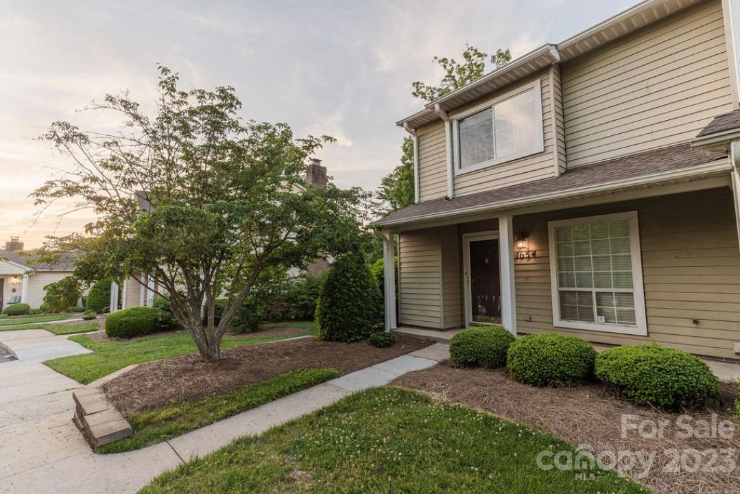 Property image 1 at 1654 Robins Nest Court, Gastonia, NC 28054