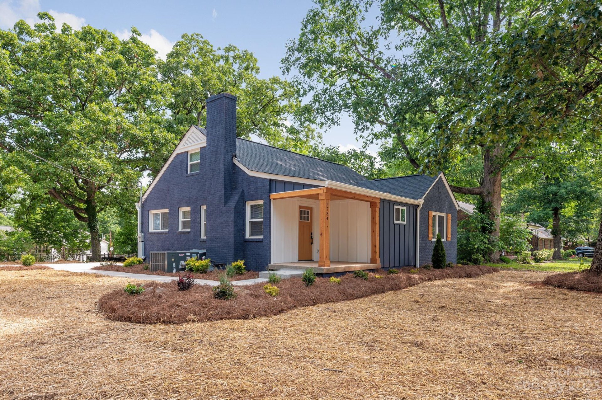 Property image 1 at 5734 Oak Drive, Charlotte, NC 28216