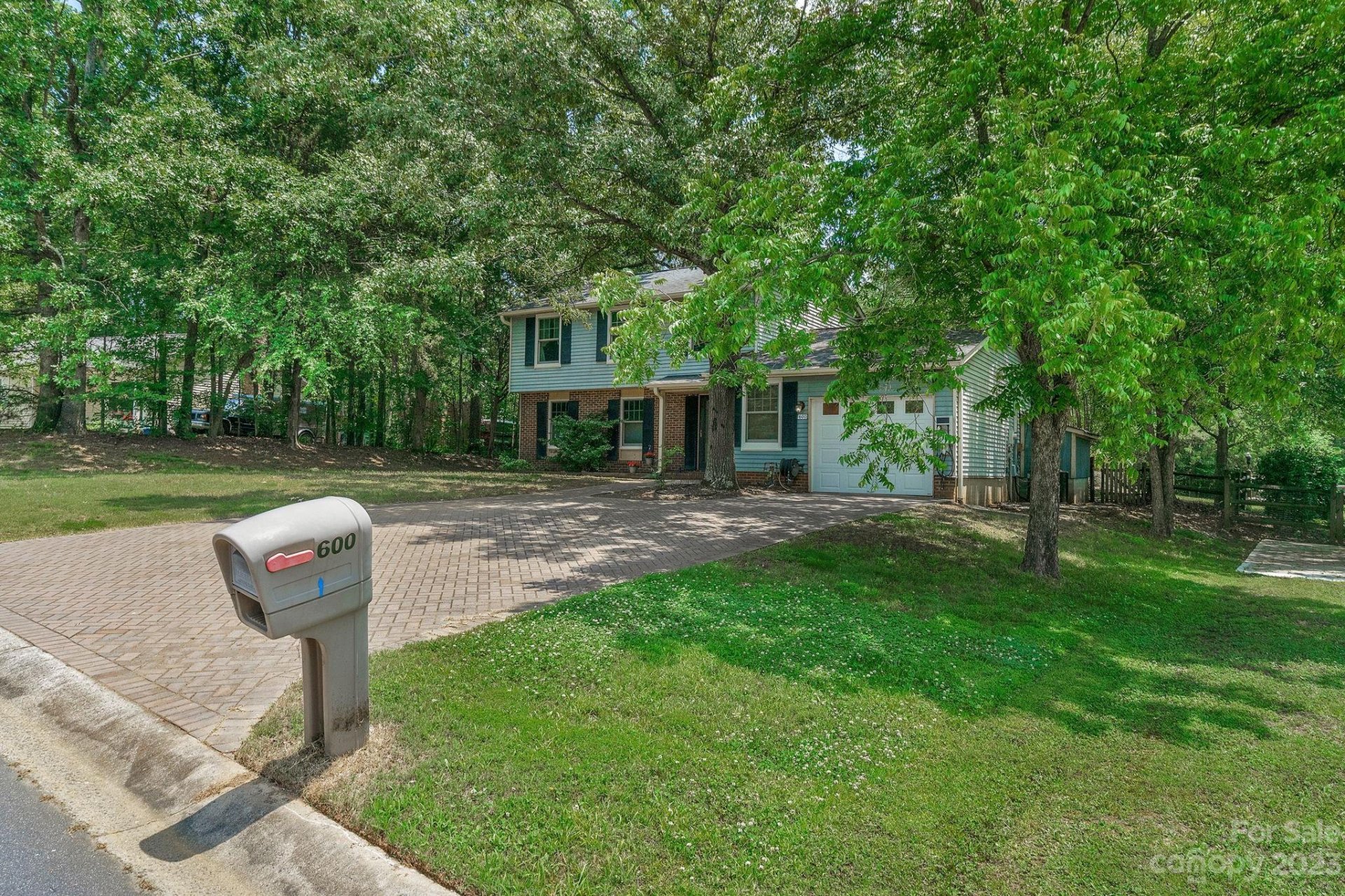 Property image 1 at 600 Vista Grande Circle, Charlotte, NC 28226