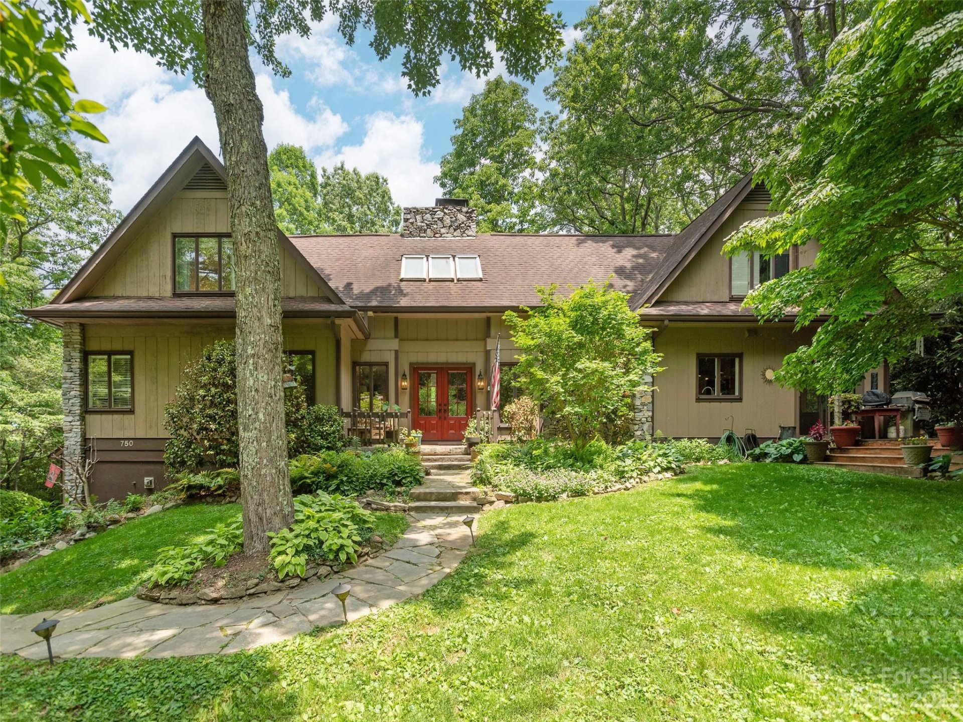 Property image 2 at 750 Toxaway Drive, Hendersonville, NC 28791