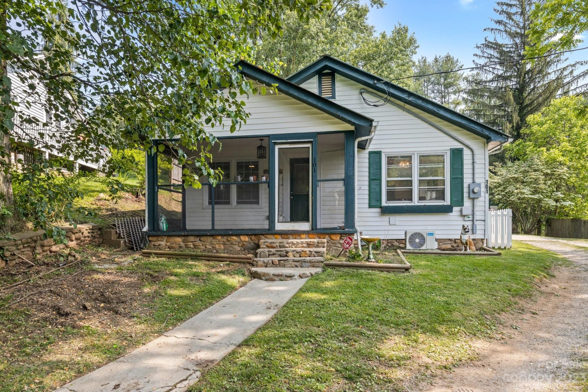 Property image 1 at 101 Smathers Street, Canton, NC 28716