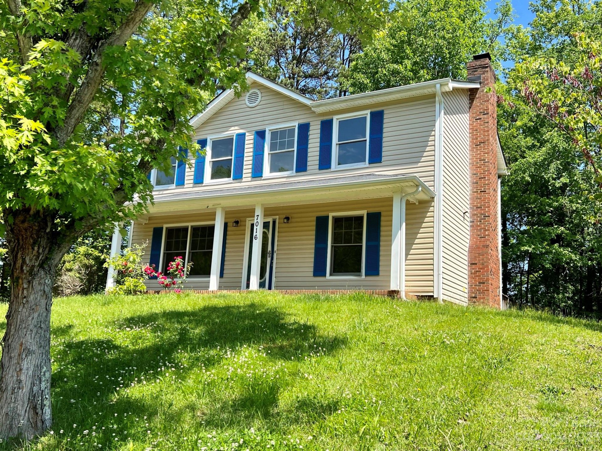 Property image 1 at 7016 Streamside Drive, Charlotte, NC 28212