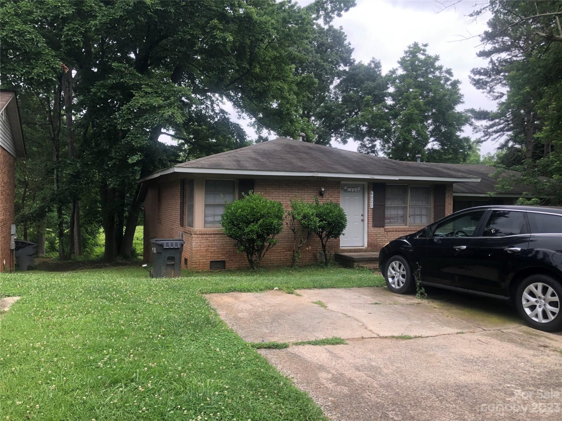 Property image 1 at 4923 Highlake Drive, Charlotte, NC 28215