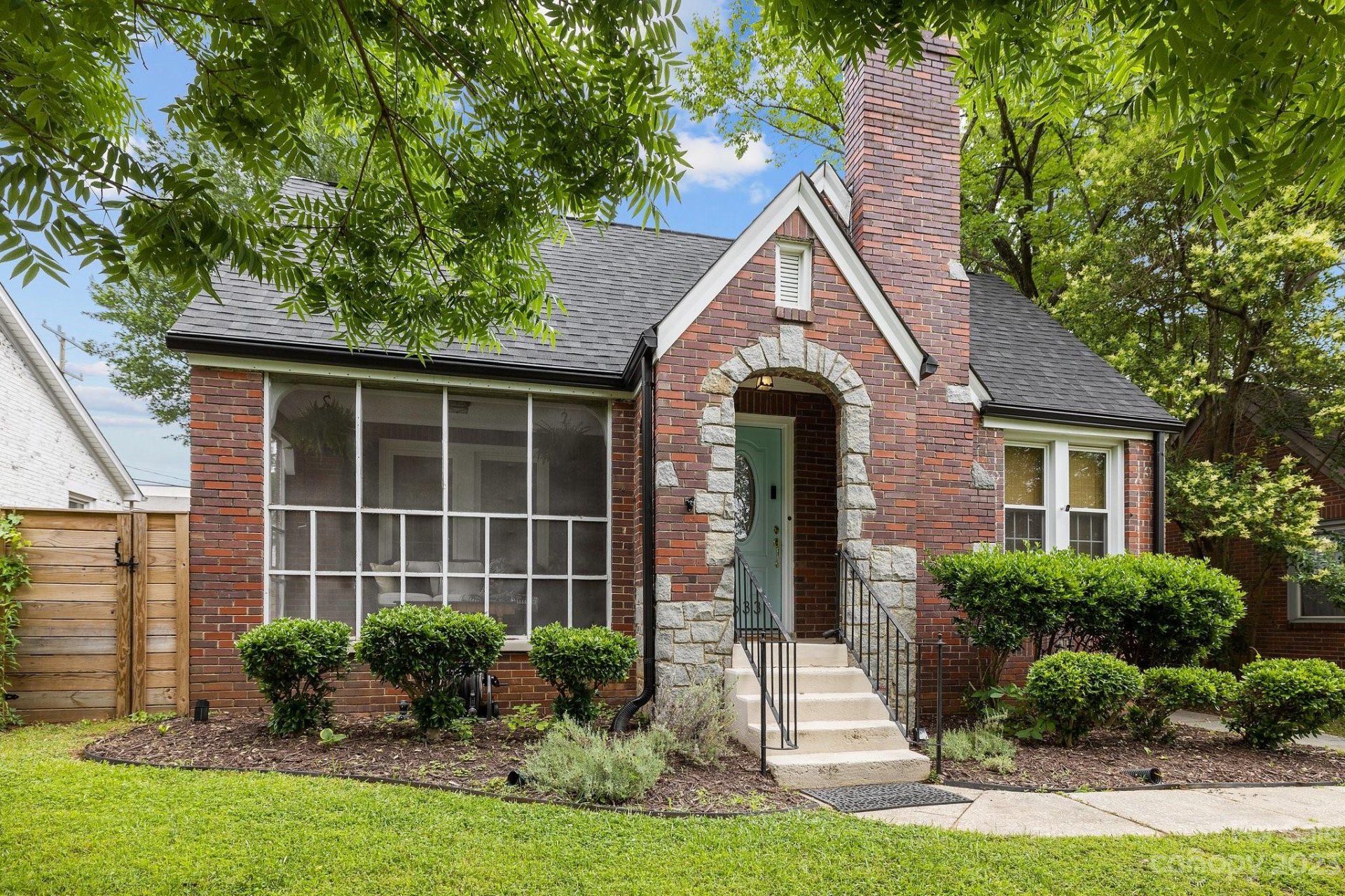 Property image 1 at 2633 Commonwealth Avenue, Charlotte, NC 28205