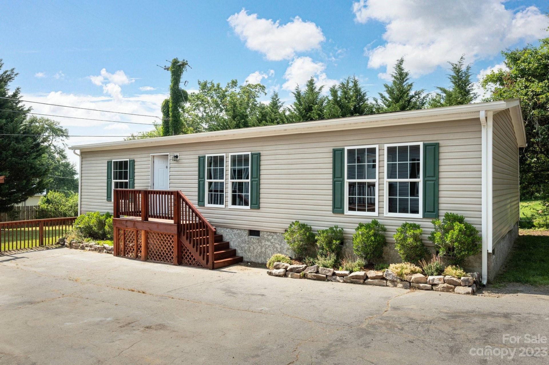 Property image 1 at 106 Central Avenue, Swannanoa, NC 28778