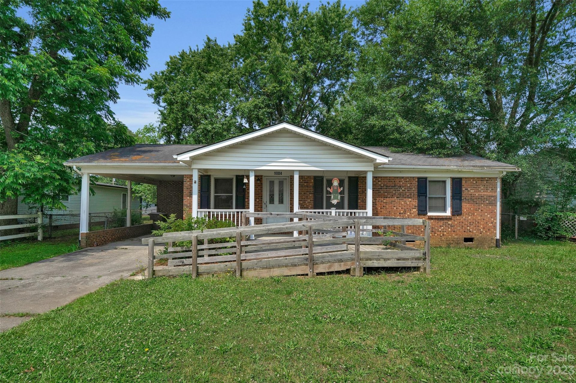 Property image 1 at 1004 Oakwood Avenue, Kannapolis, NC 28081