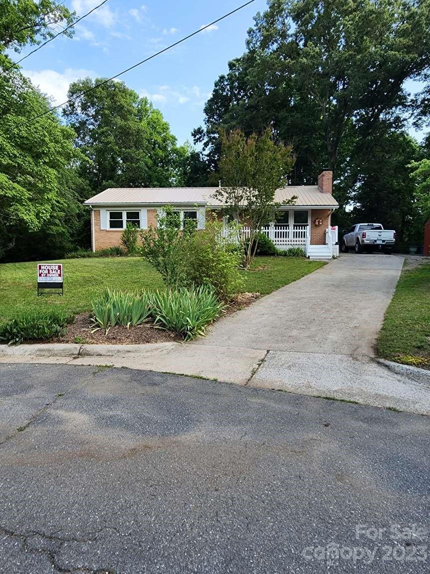 Property image 1 at 34 Birchwood Lane, Asheville, NC 28805