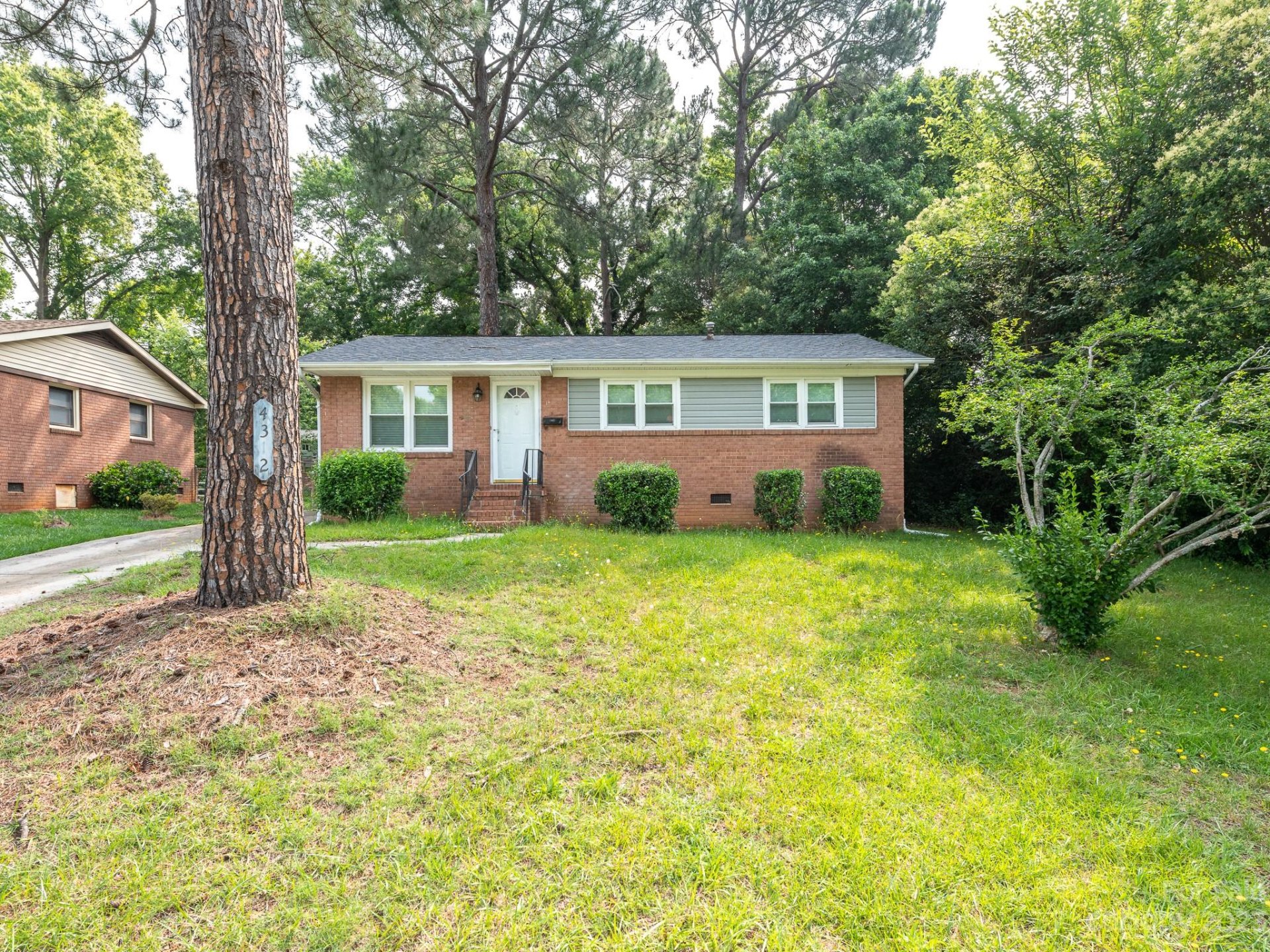 Property image 1 at 4312 Knollcrest Drive, Charlotte, NC 28208