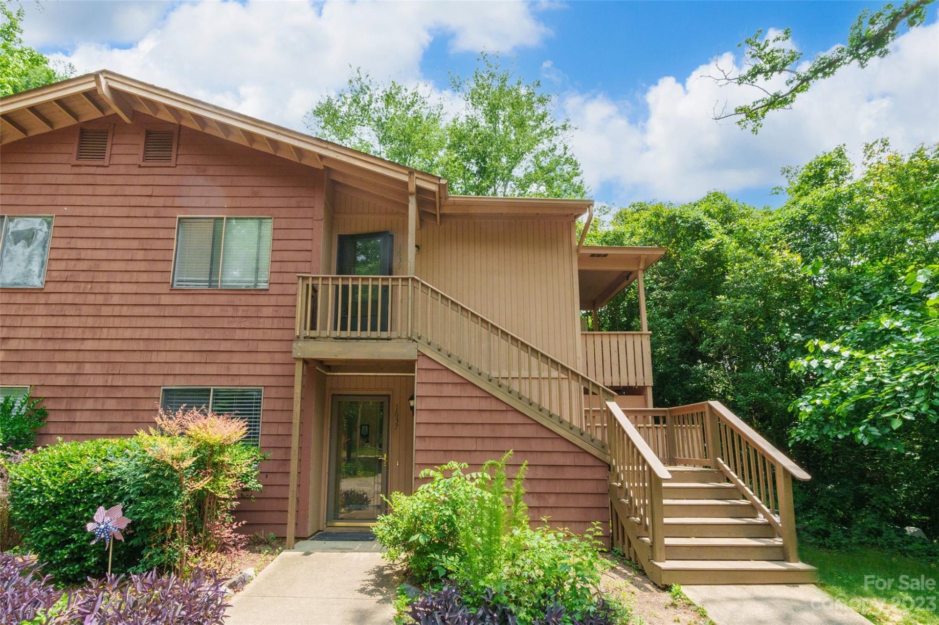 1639 Cedarview Court