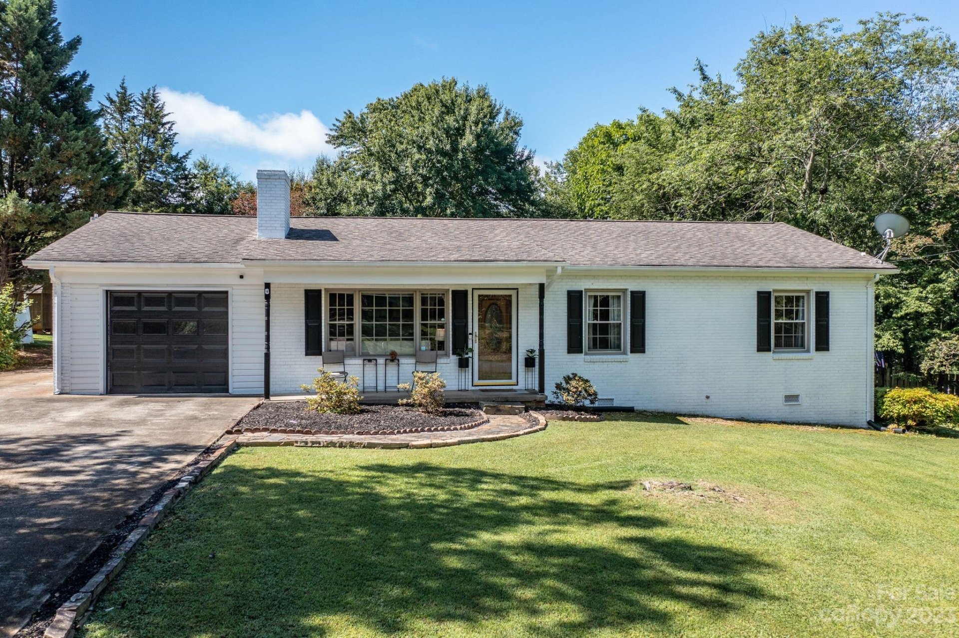 Property image 1 at 5645 Sandhurst Road, Hickory, NC 28602