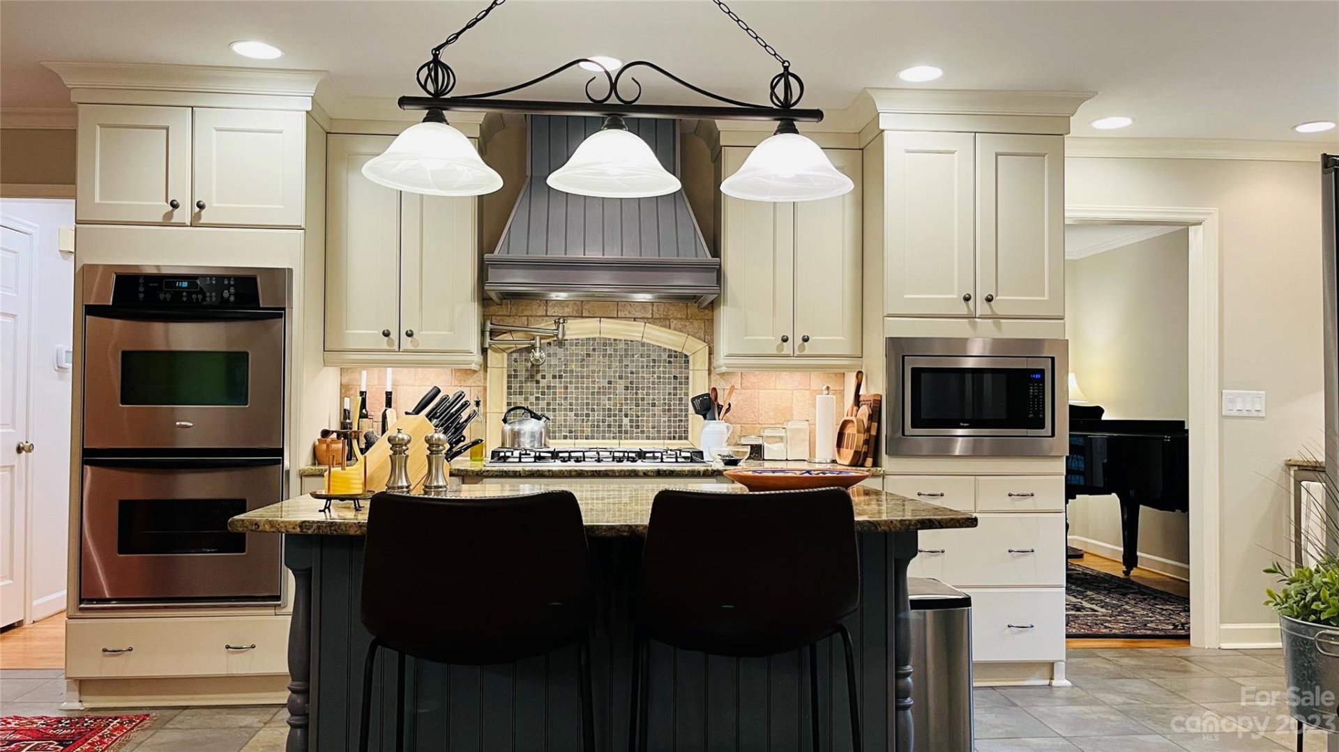 4101 Meadowridge Drive