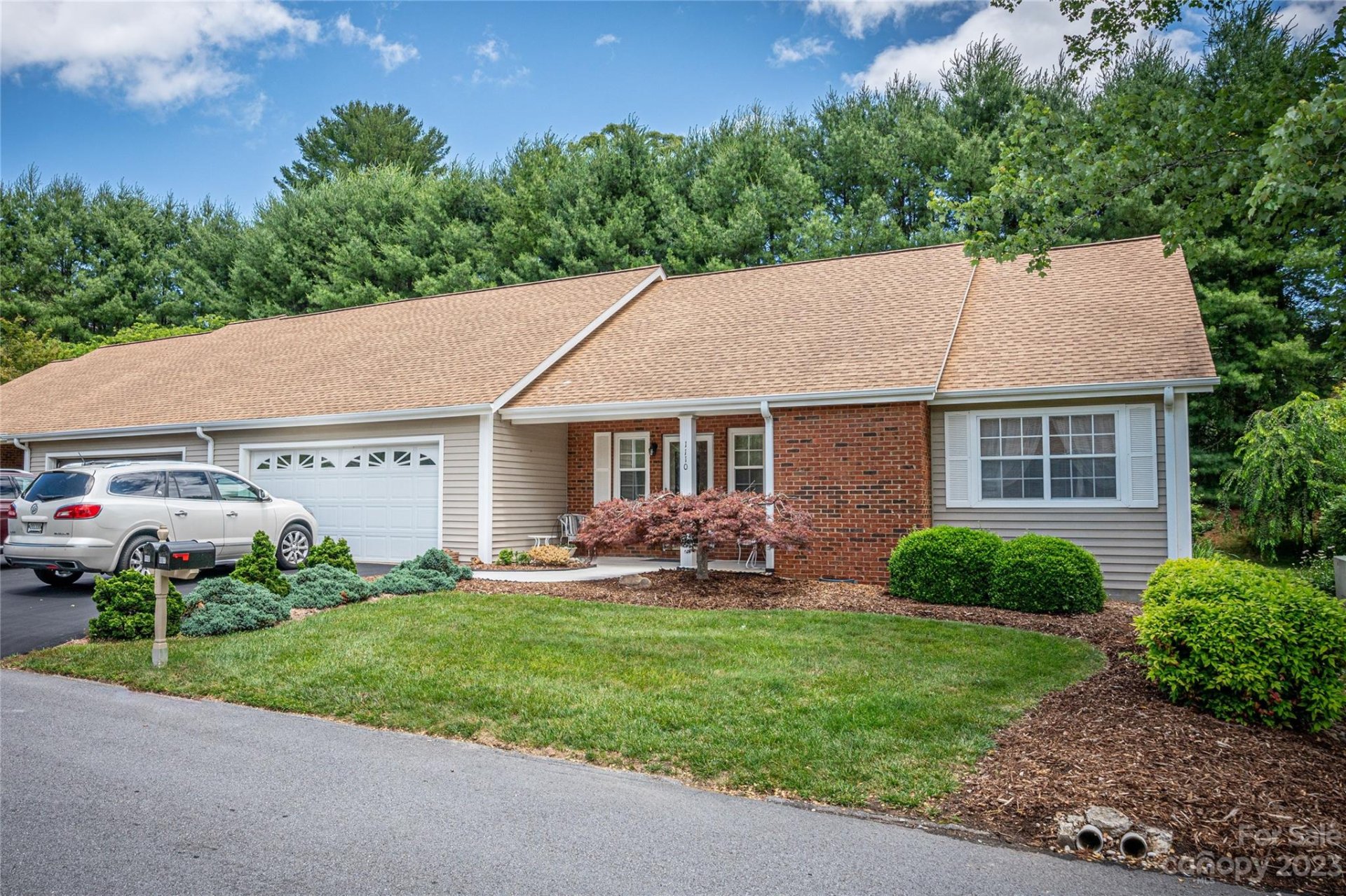 Property image 1 at 1110 Citation Circle, Hendersonville, NC 28739