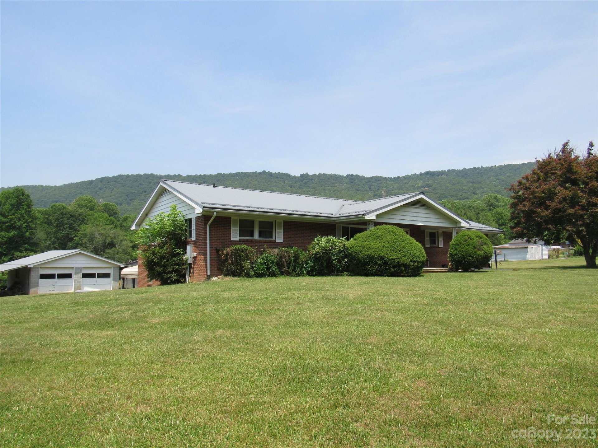 Property image 1 at 95 Hunters Ridge Drive, Mills River, NC 28759