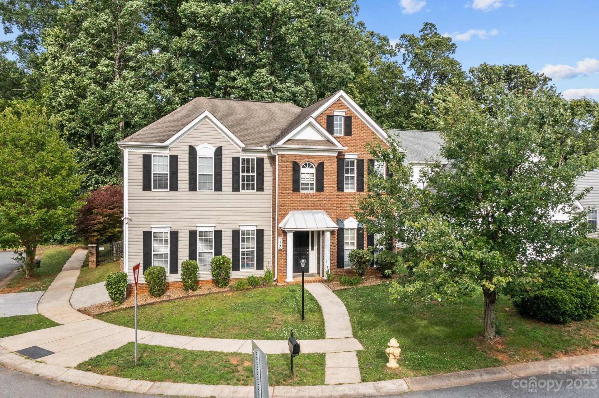 Property image 1 at 5740 Waverly Lynn Lane, Charlotte, NC 28269