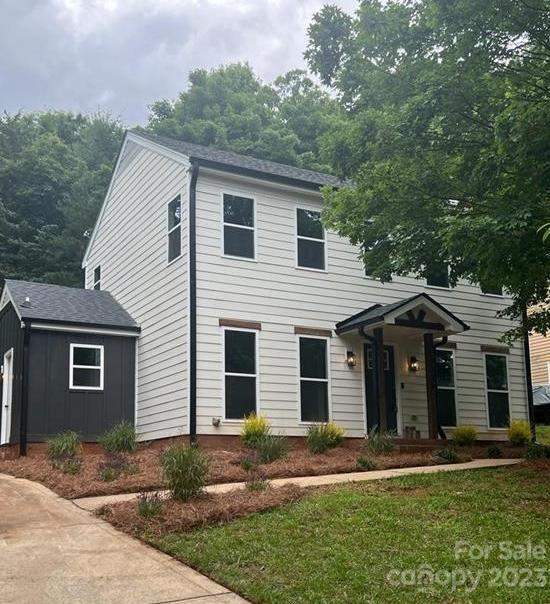 Property image 1 at 7121 Amarillo Drive, Charlotte, NC 28262