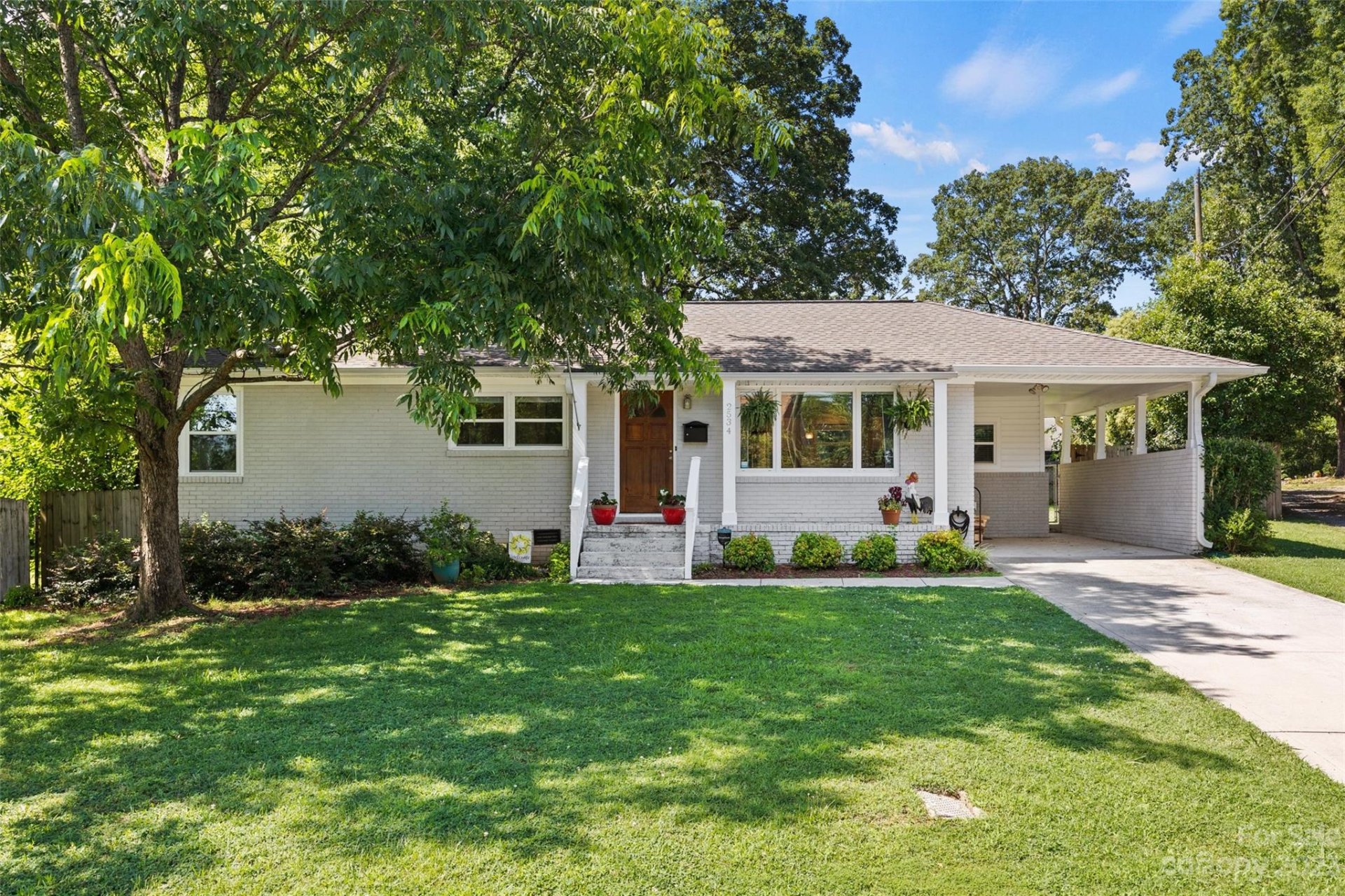 Property image 1 at 2534 Elkwood Circle, Charlotte, NC 28205