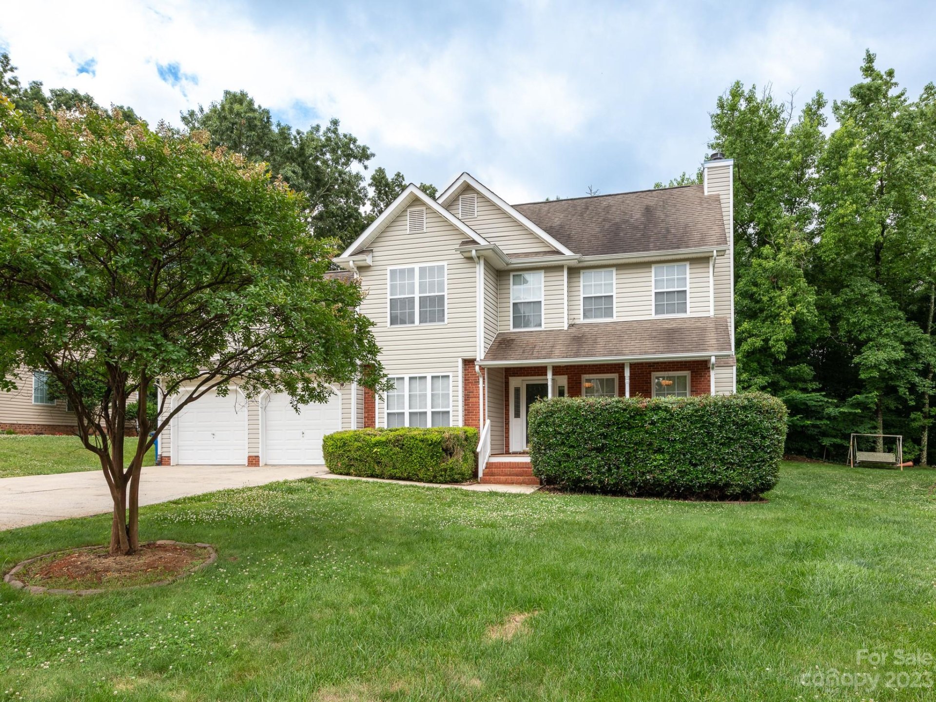 Property image 1 at 2060 Westminster Lane, Matthews, NC 28104