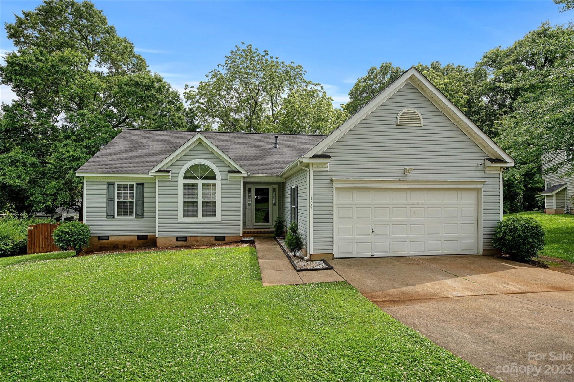 Property image 1 at 109 S Willow Court, Mount Holly, NC 28120