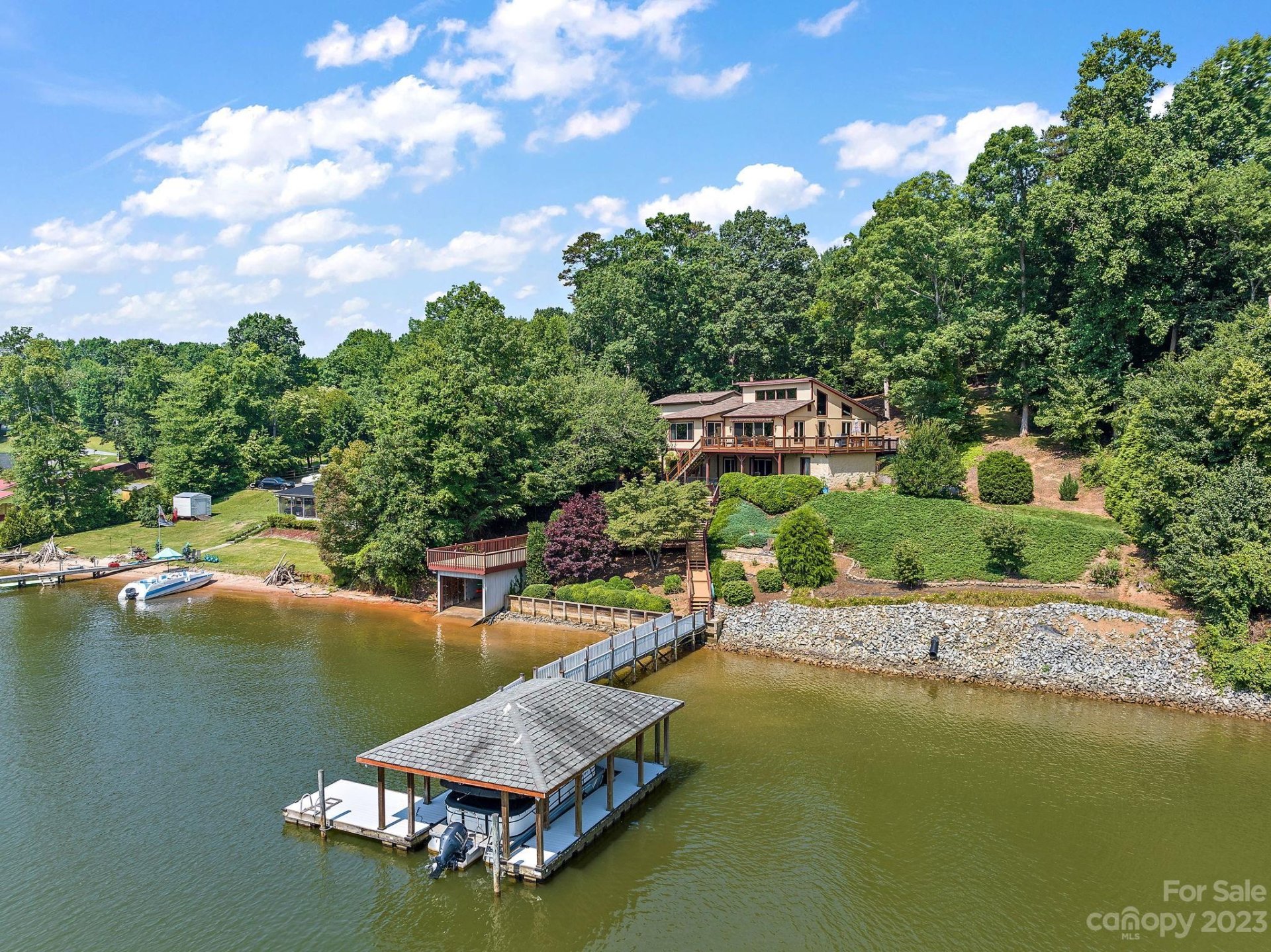 Property image 1 at 6342 Mountainside Drive, Hickory, NC 28601