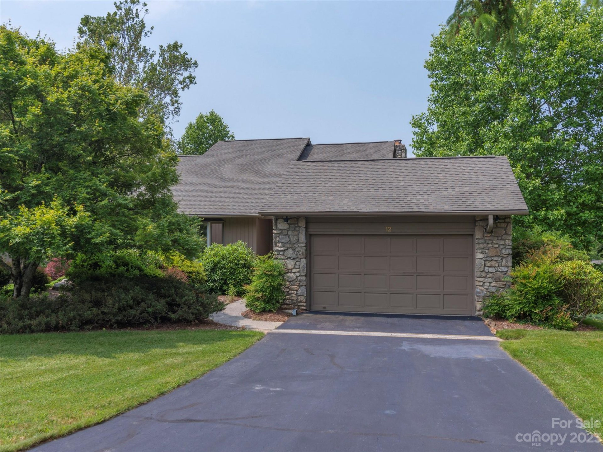 Property image 1 at 12 Ridgeview Drive, Asheville, NC 28804