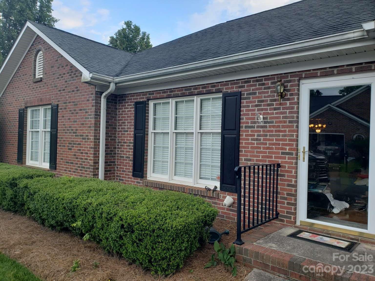 Property image 1 at 569 Royalty Court, Gastonia, NC 28054