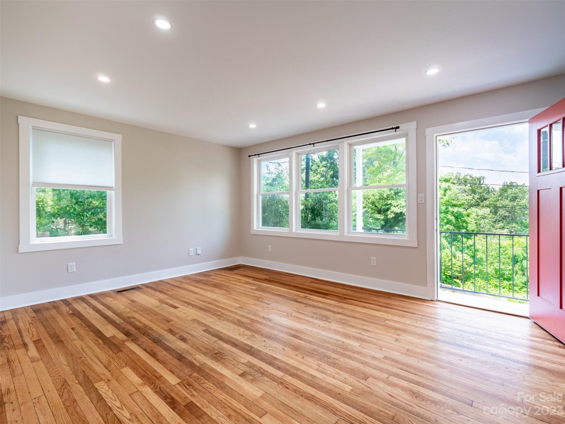Property image 3 at 25 Laurel Avenue, Asheville, NC 28804