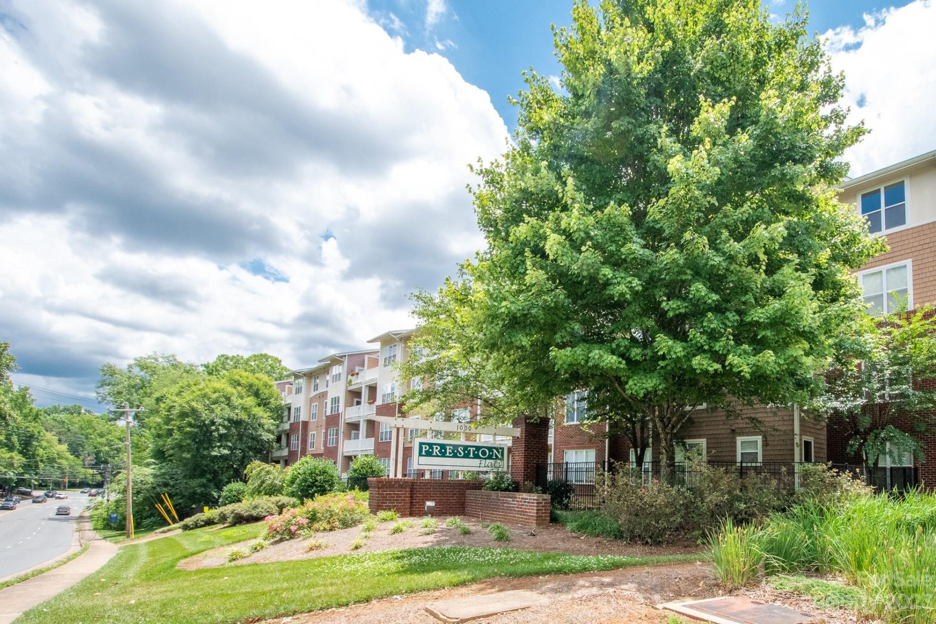 Property image 1 at 1000 Woodlawn Road, Charlotte, NC 28209