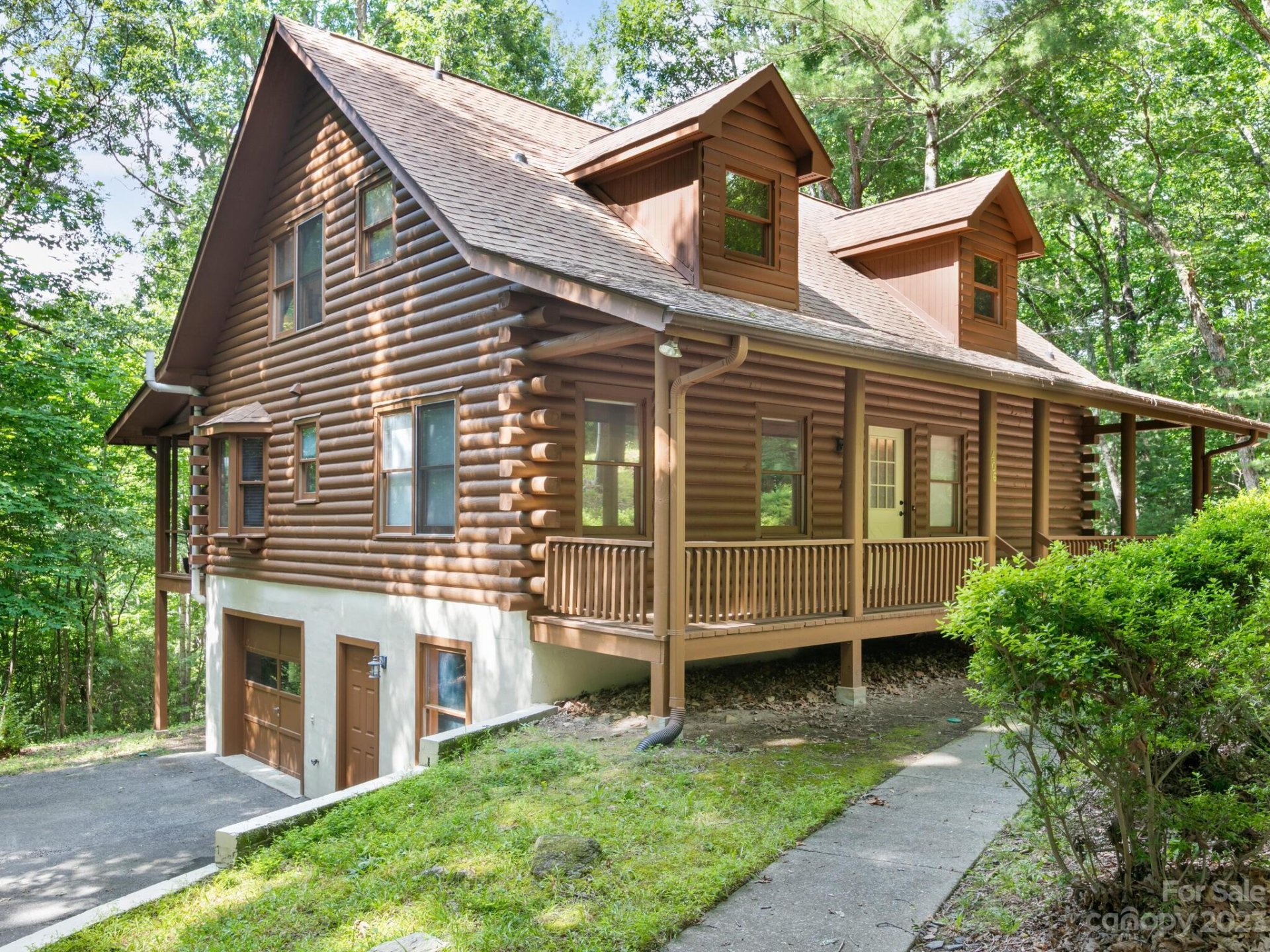 Property image 1 at 406 Deer Run, Hendersonville, NC 28739