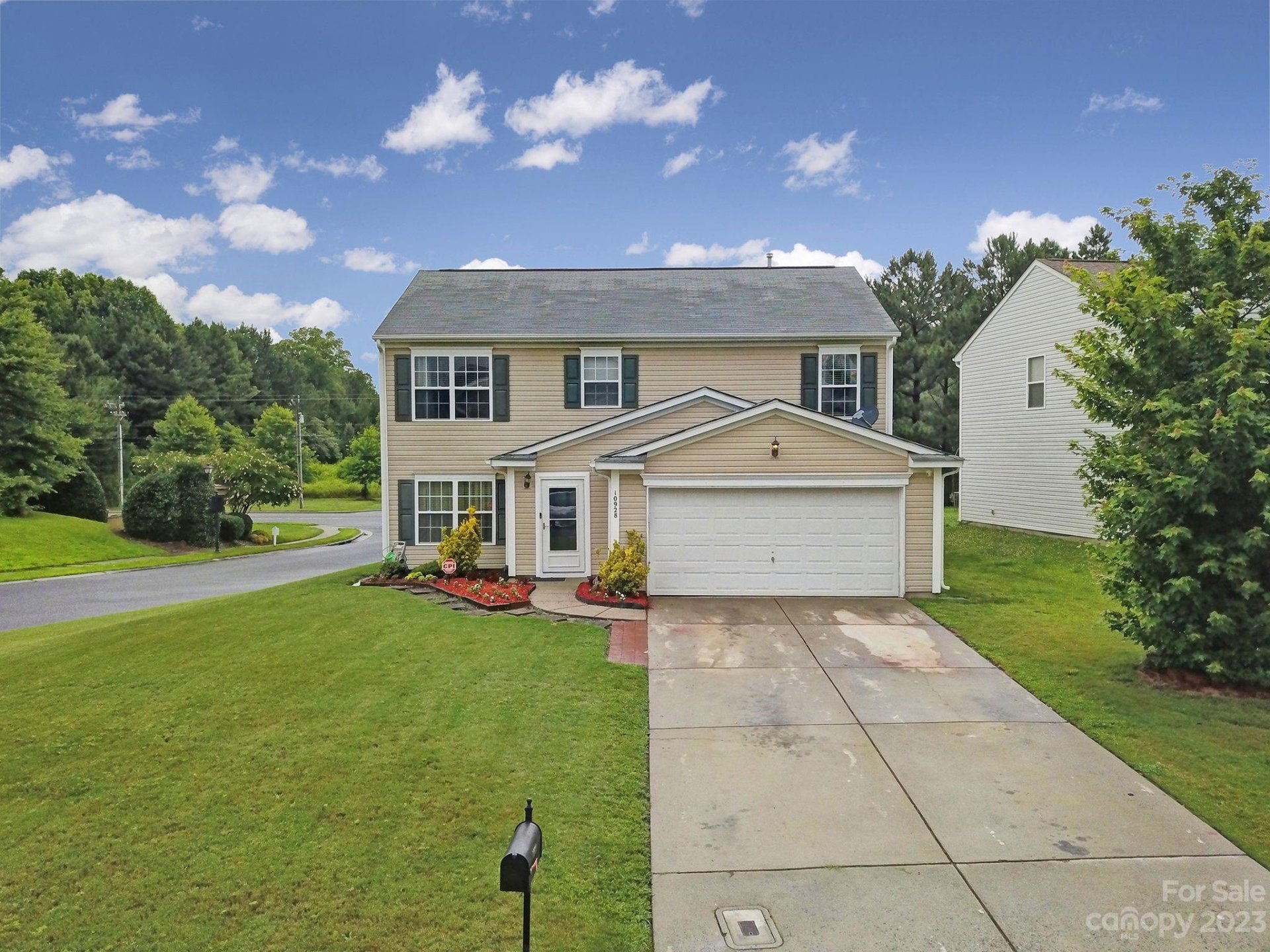 Property image 1 at 10928 Thousand Oaks Drive, Huntersville, NC 28078