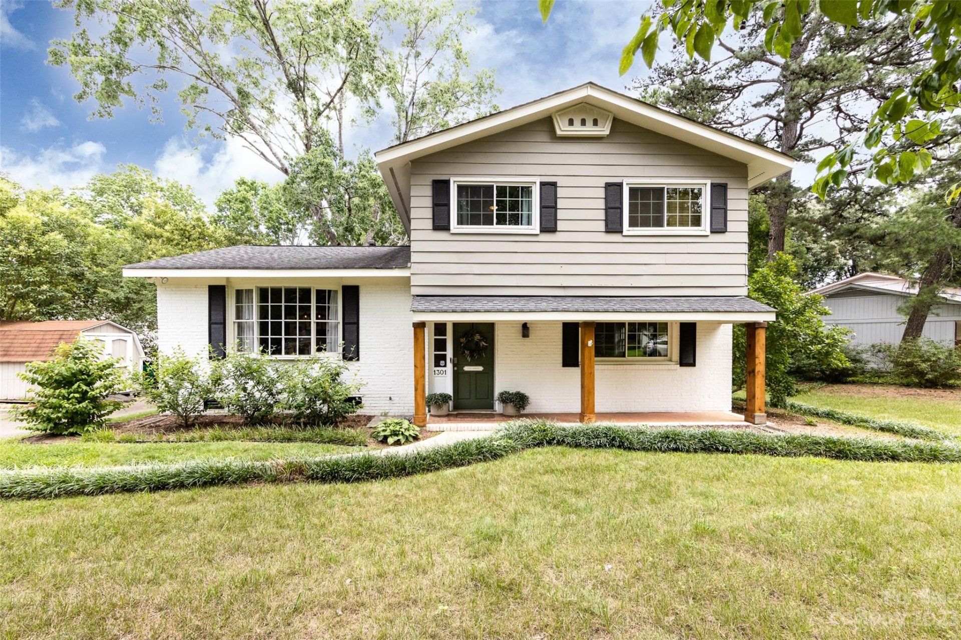 Property image 1 at 1301 Fox Run Drive, Charlotte, NC 28212