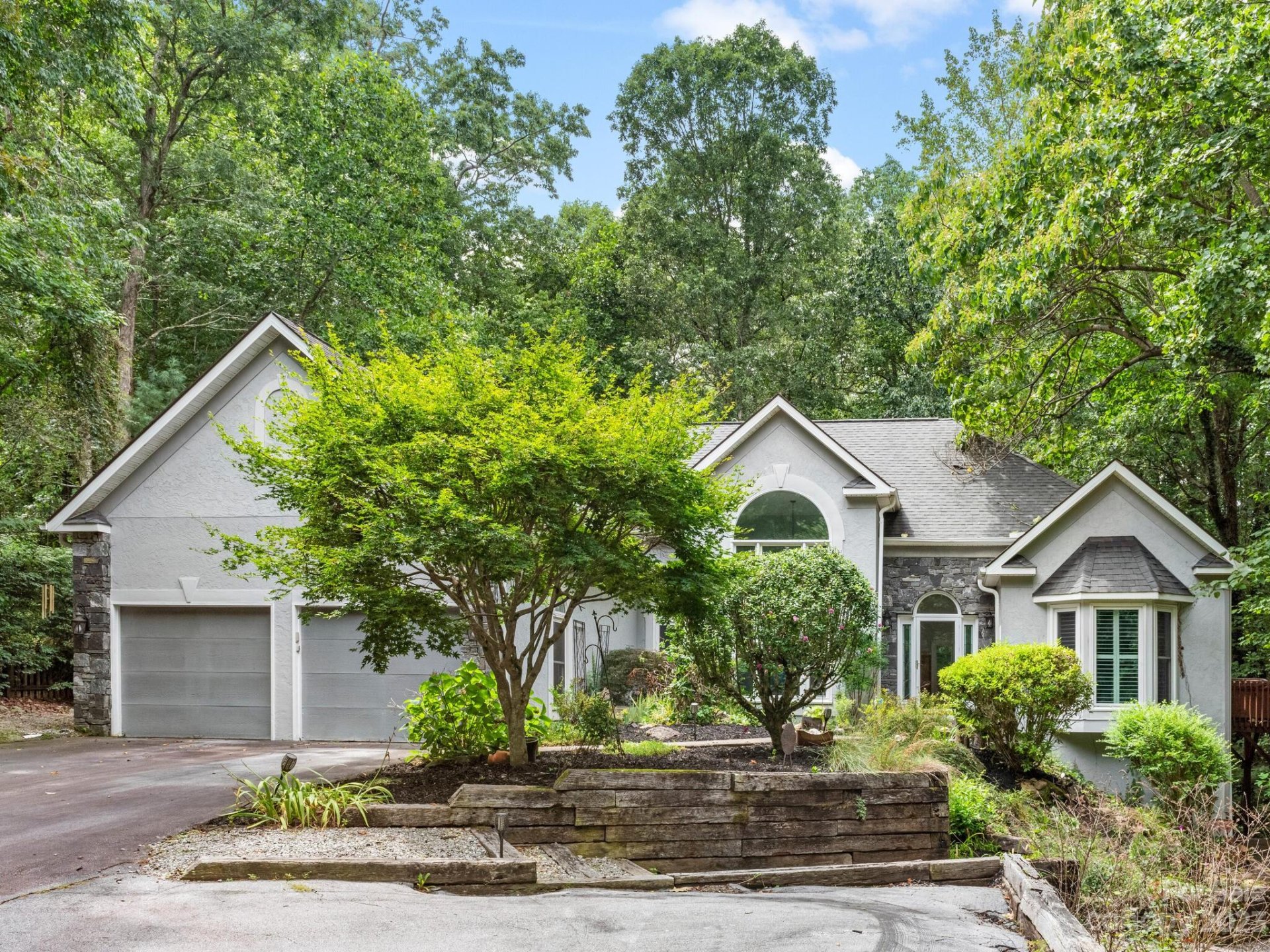 Property image 1 at 424 Heather Marie Drive, Hendersonville, NC 28792