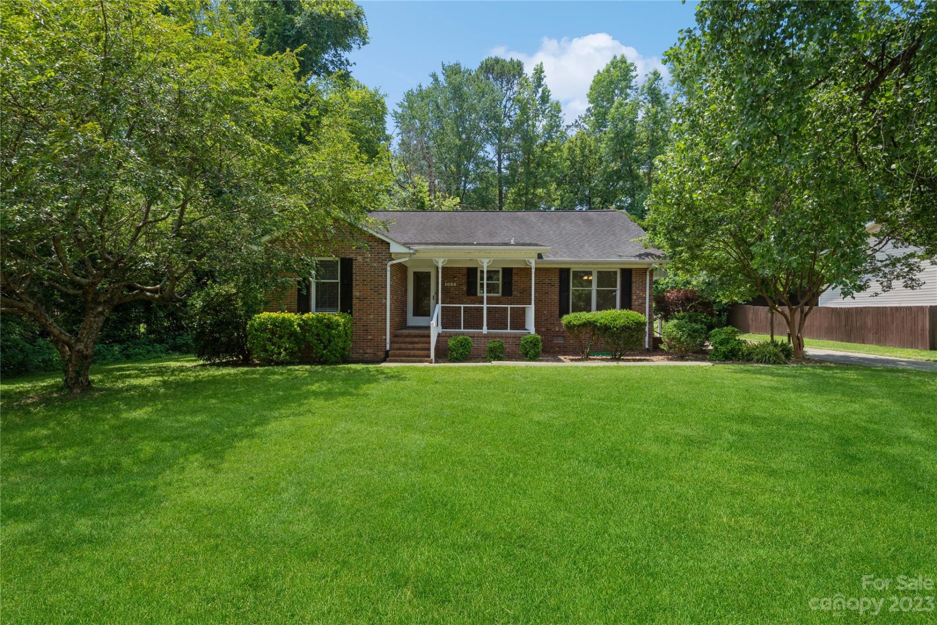 Property image 1 at 1024 Ravendale Drive, Charlotte, NC 28216