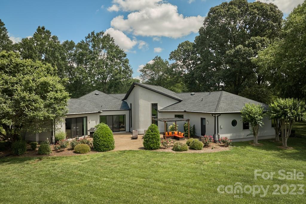 Property image 3 at 290 Stable Gate Drive, Campobello, SC 29322