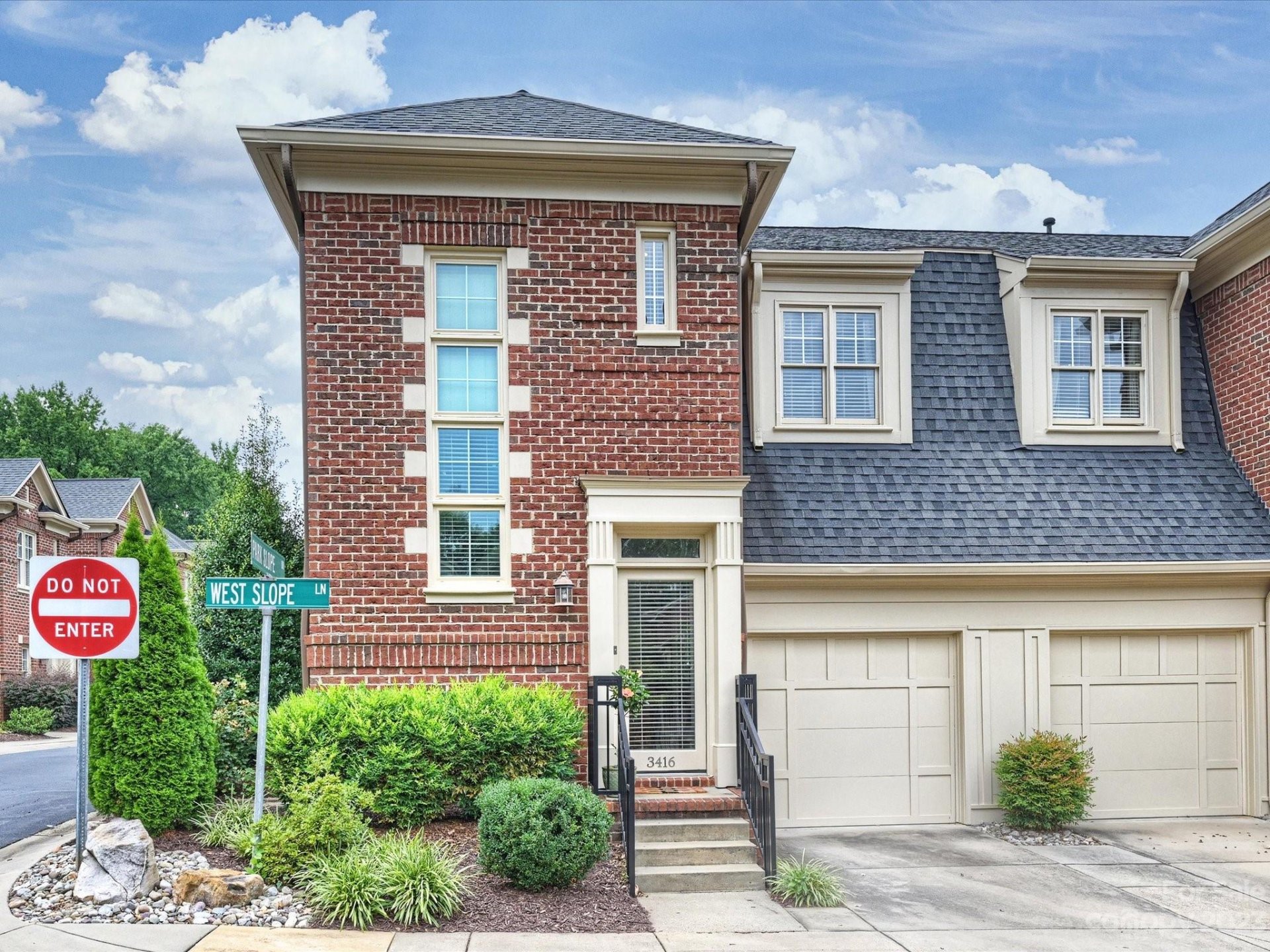 3416 W Slope Lane