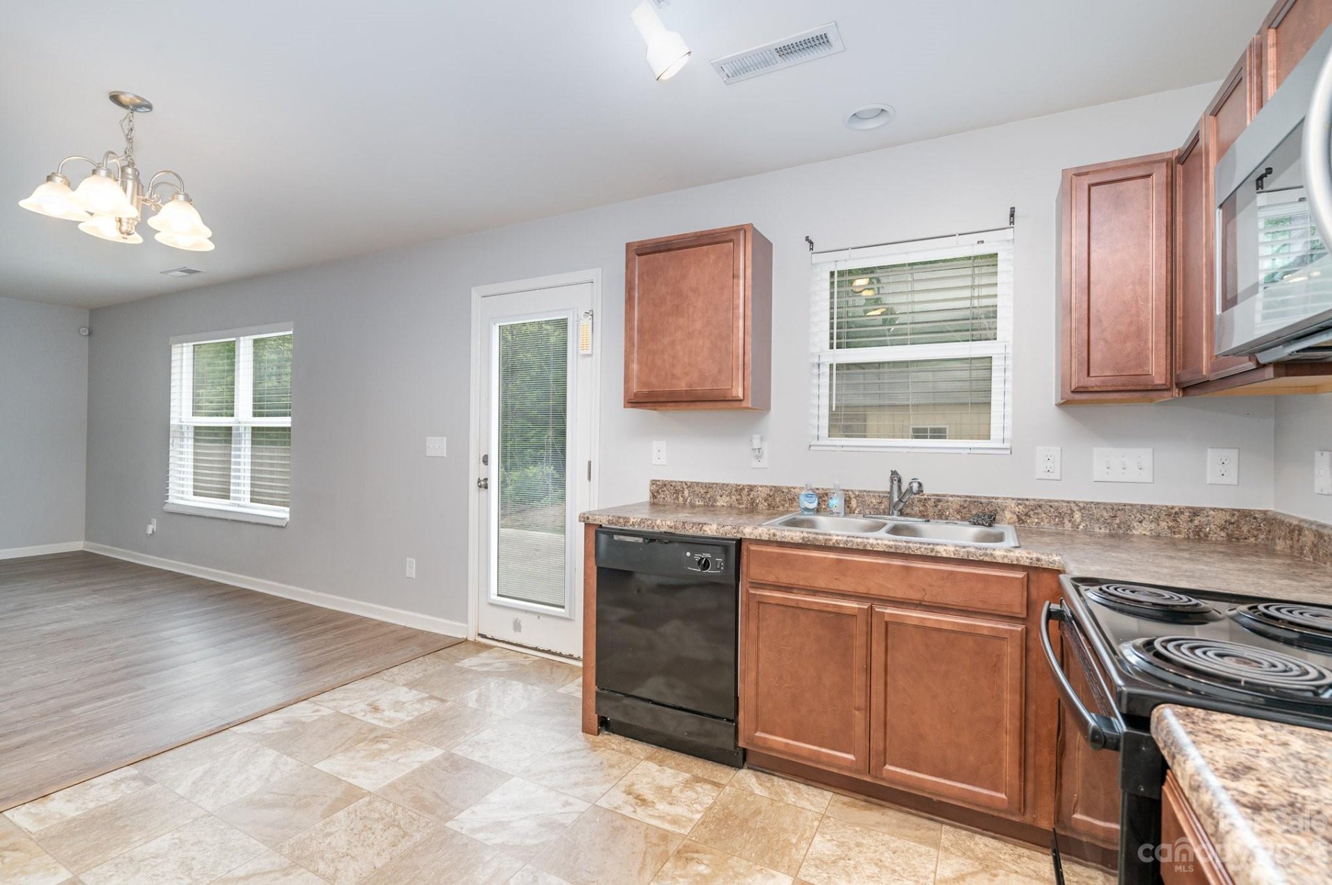 Property image 4 at 2046 E Park Drive, Lancaster, SC 29720
