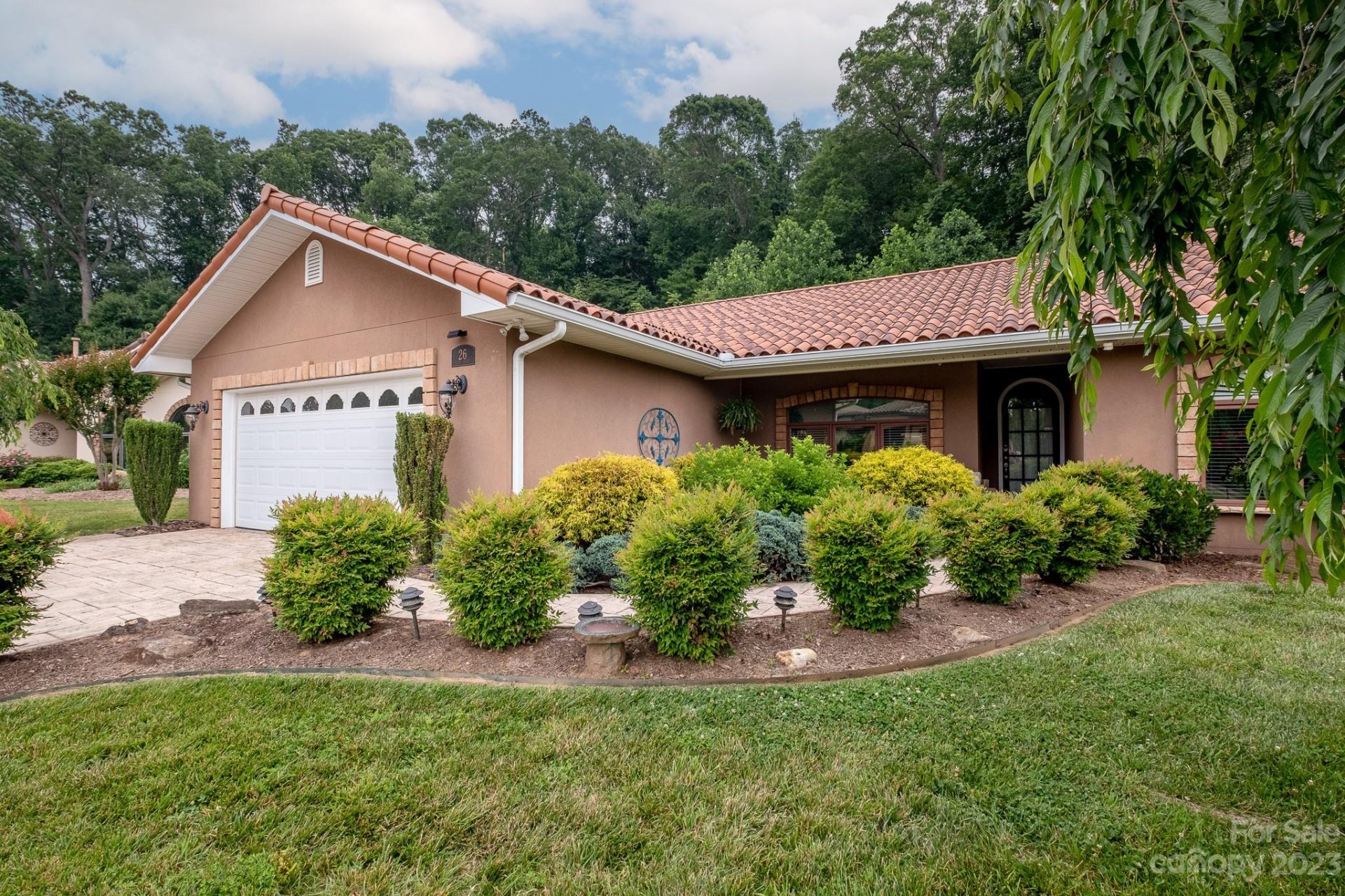 Property image 1 at 26 Ocaso Drive, Asheville, NC 28806