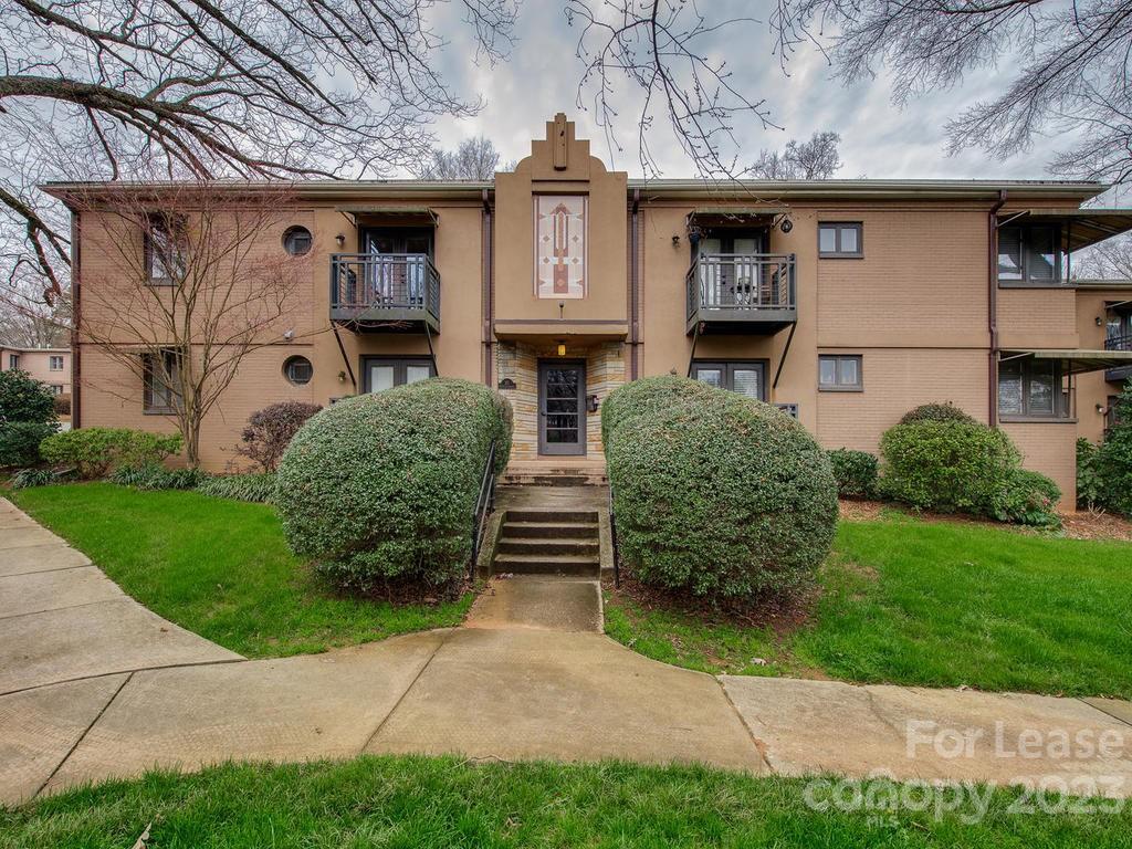 Property image 1 at 211 N Dotger Avenue, Charlotte, NC 28207