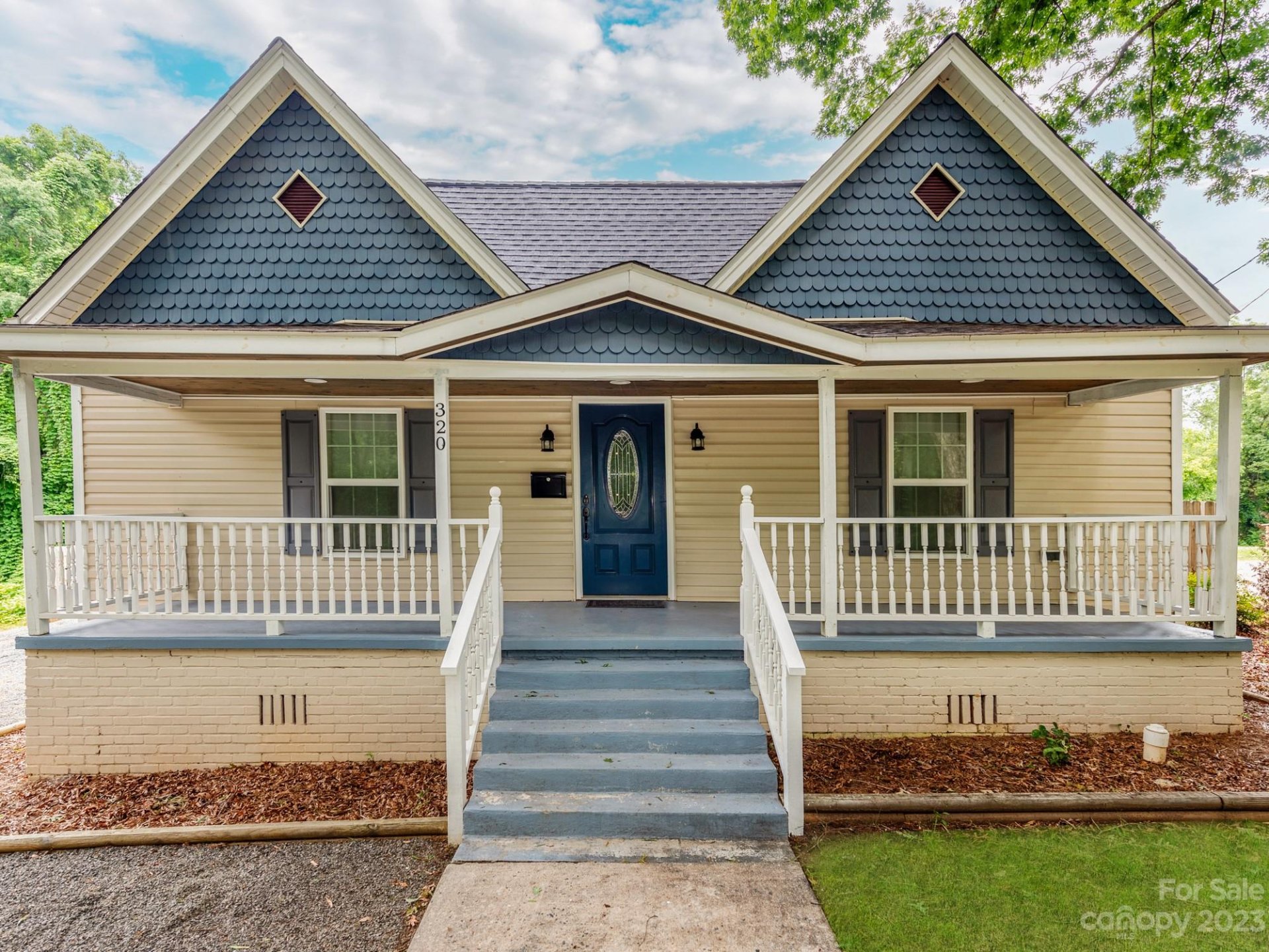 Property image 3 at 320 E Catawba Avenue, Mooresville, NC 28115